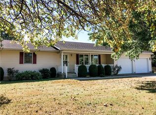 708 W Grant Ave, Altamont, IL 62411