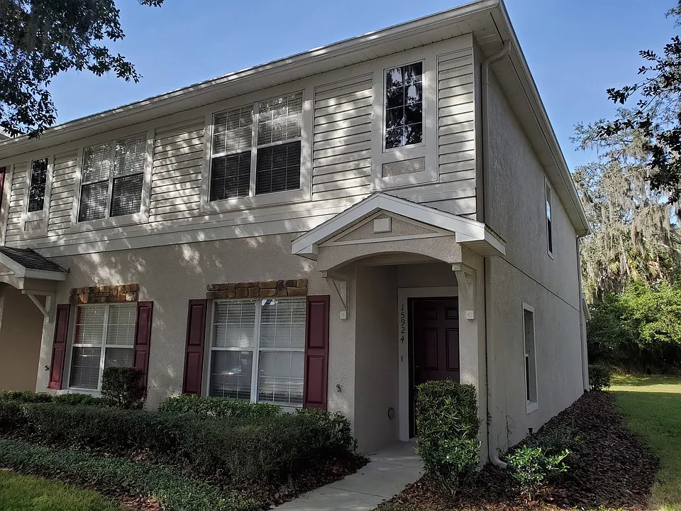 15924 Fishhawk Creek Ln