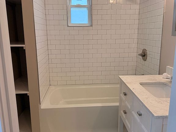 4th image of 2410 E 19th St