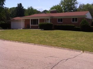 208 Horizon Rd, White Lake, MI 48386