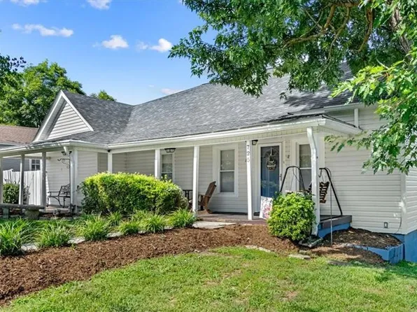 725 Caleb St, Eden, NC 27288