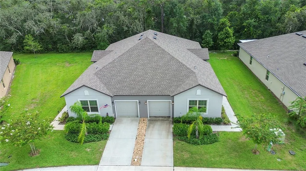 3 bed, 2.0 bath, 1521 sqft, $2,100 — Photo 2