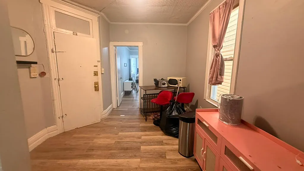 571 Westside Ave — Photo 4