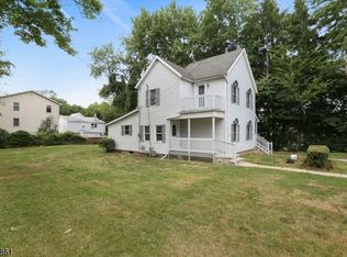 302 N 10th St, Kenilworth, NJ 07033