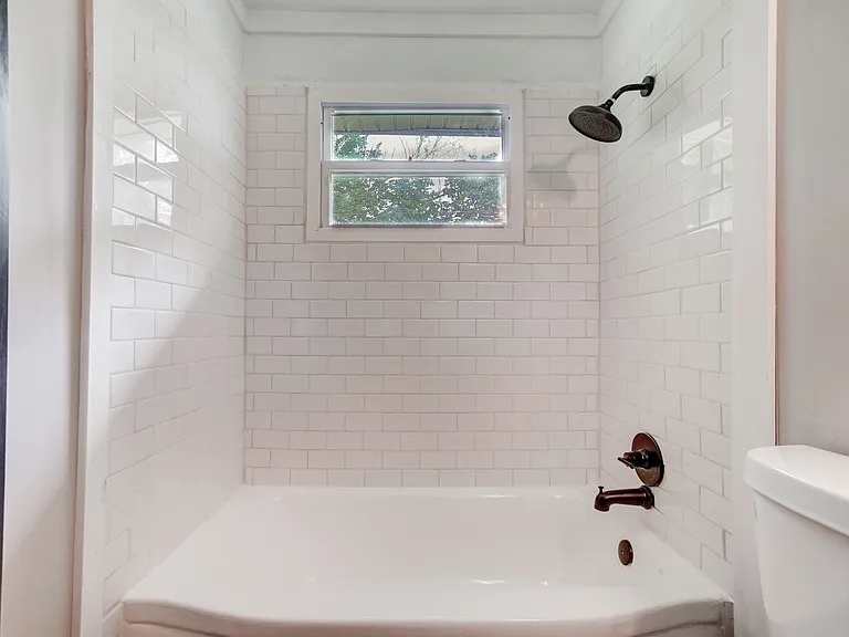 4025 Haney Rd — Photo 17