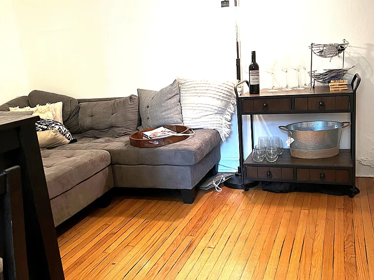 1353 N State Pkwy #4C — Photo 4