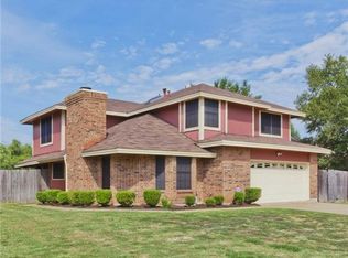4385 Hemingway Dr, Grand Prairie, TX 75052