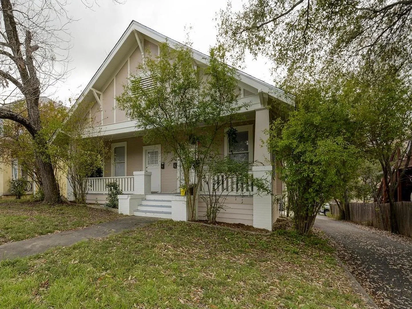 601 Bellevue Pl Unit A — Photo 4