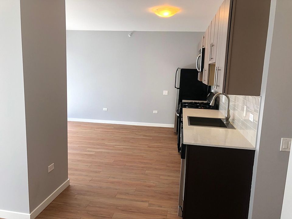 1st image of 350 E Wacker Dr #1711
