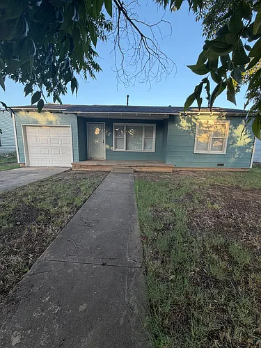 226 Saint Johns St Photo 1