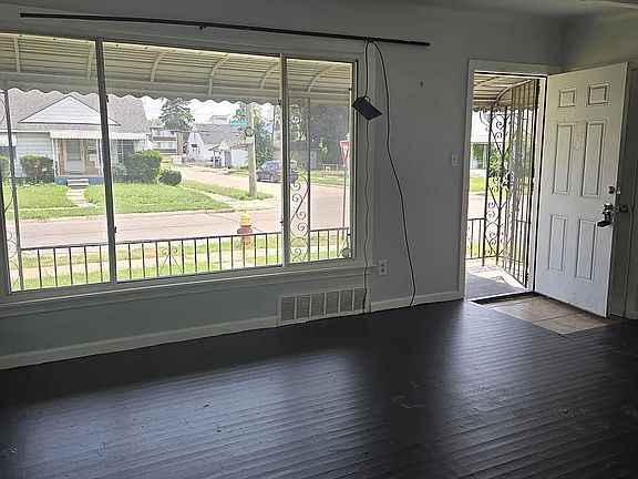 2nd image of 6201 Rosemont Ave
