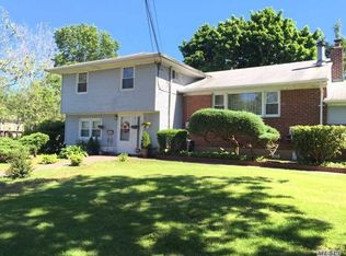 14 Campden Ln, Commack, NY 11725