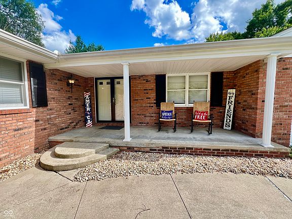 2nd image of 927 Holly Dr