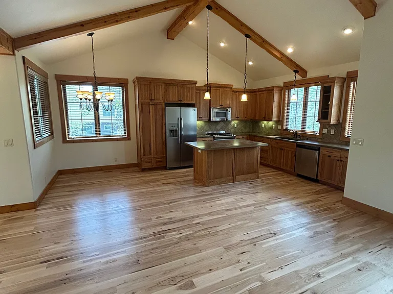 1524 Roosevelt Ave — Photo 35