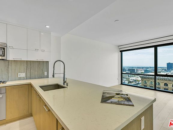 2nd image of 400 S Broadway Ave APT 1901