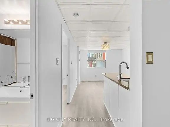 2nd image of 313 Richmond St E #556