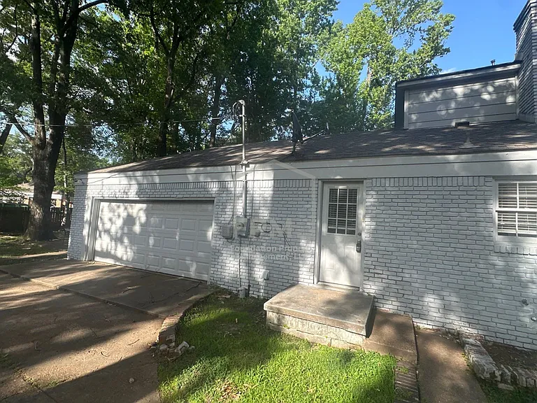 6236 Haddington Dr — Photo 22