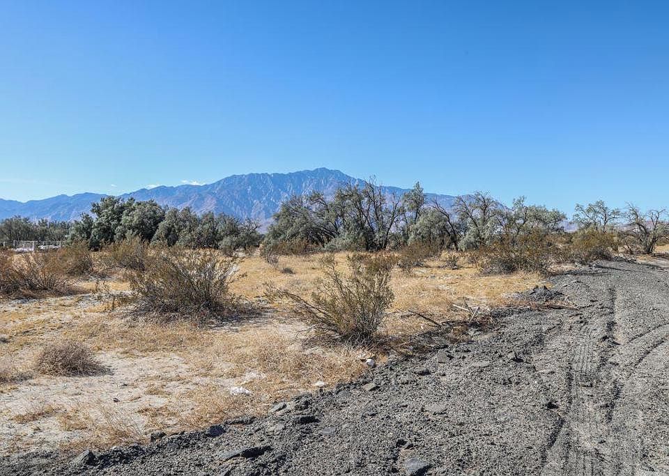 1st image of 2.5 Acres Ave