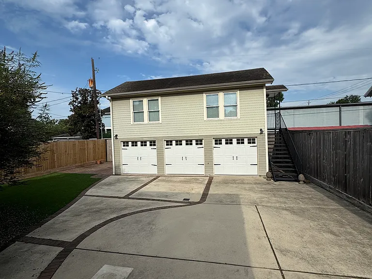 1543 Oxford St #1 — Photo 1