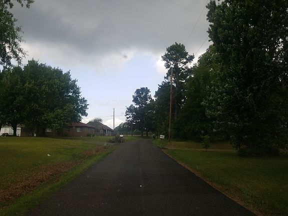 5th image of 610 Emerson Ave