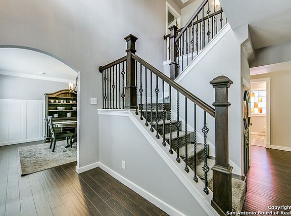 3rd image of 28238 Royal Ascot Dr