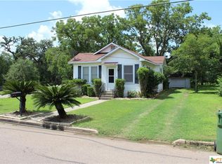 805 E Morgan Ave, Cuero, TX 77954