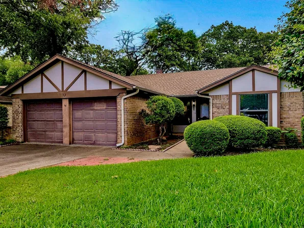 1202 Timber Ridge Dr, Euless, TX 76039
