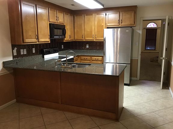 4th image of 6842 Steeplechase Dr NW