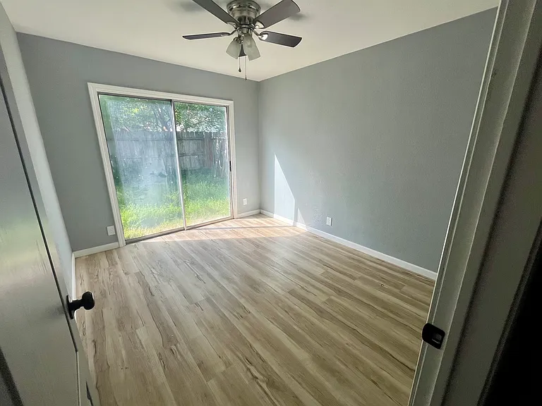 2628 Cypress Ave — Photo 13