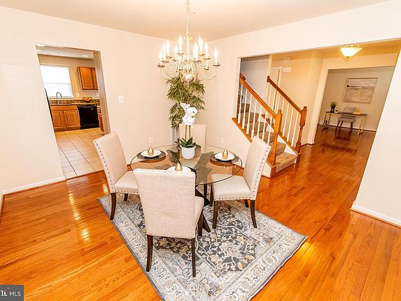 3rd image of 13400 Oaklands Manor Dr