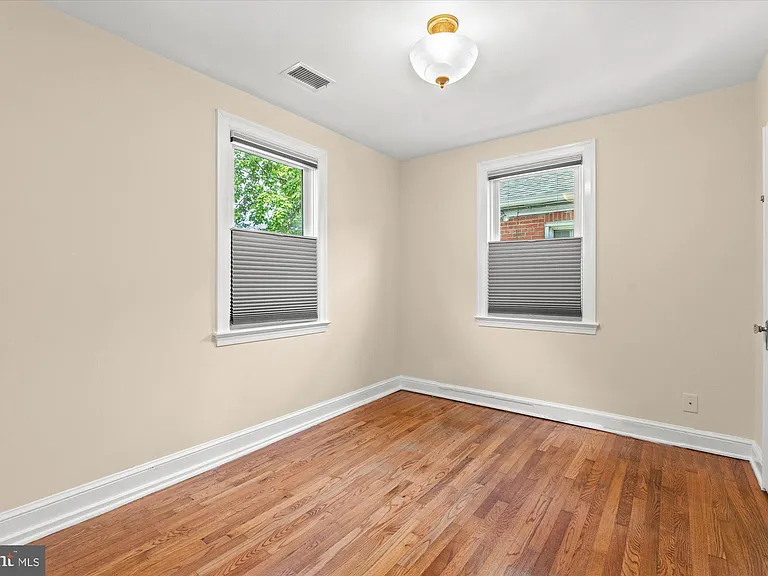 16 E Braddock Rd — Photo 19