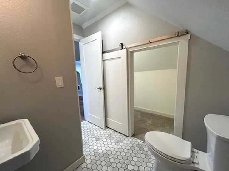 302 S Anderson St — Photo 15