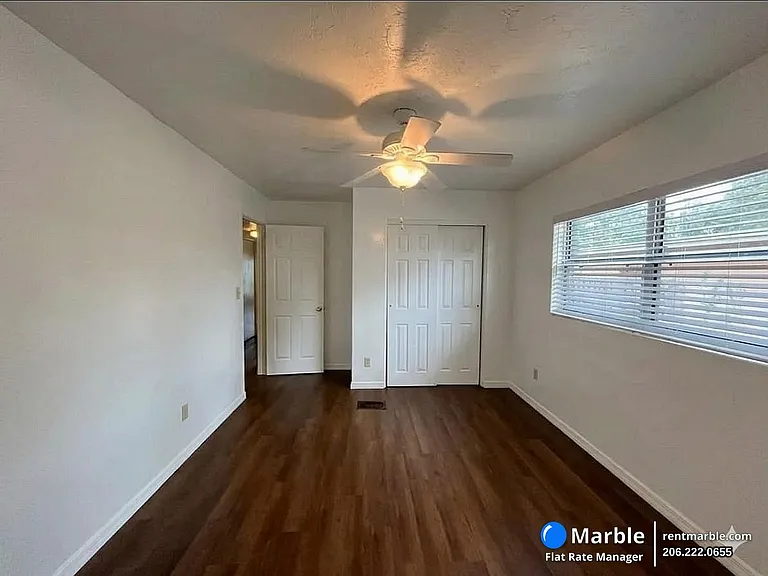 501 SE 14th St — Photo 16