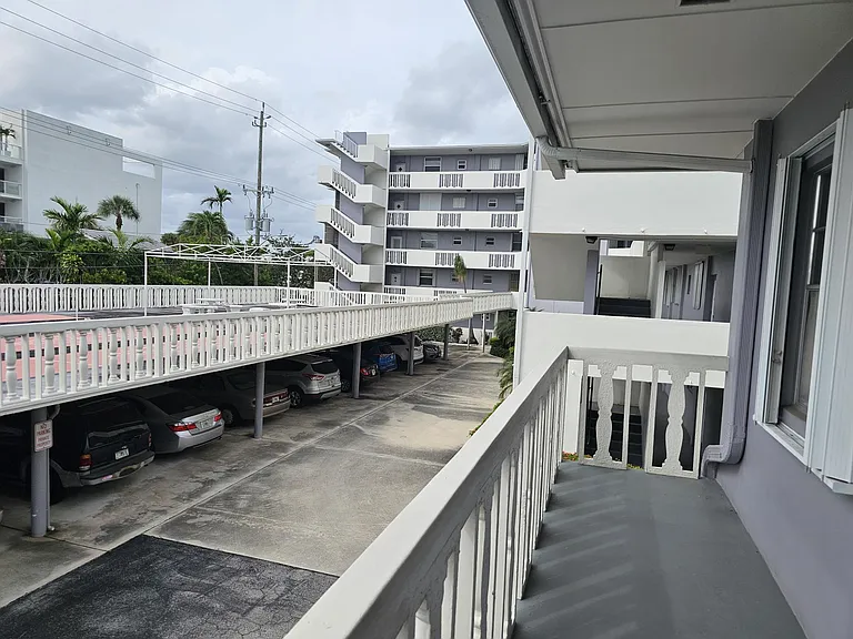 17 S Lakeside Dr #4 — Photo 4