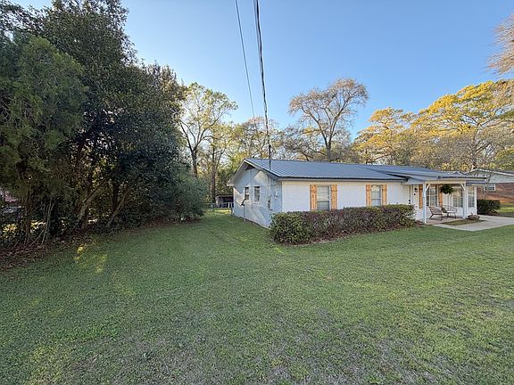 3rd image of 179 Dogwood St