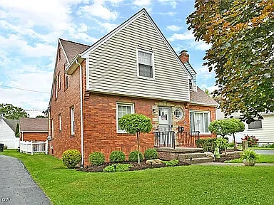 2 bed, 1180 sqft, $1,050 — Photo 1