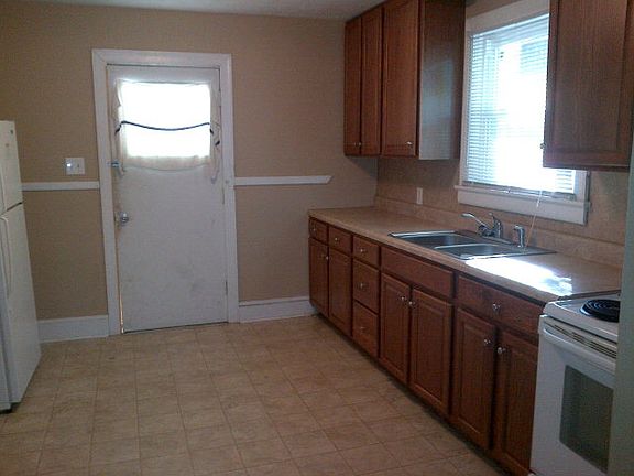 2nd image of 405 Clearview Dr