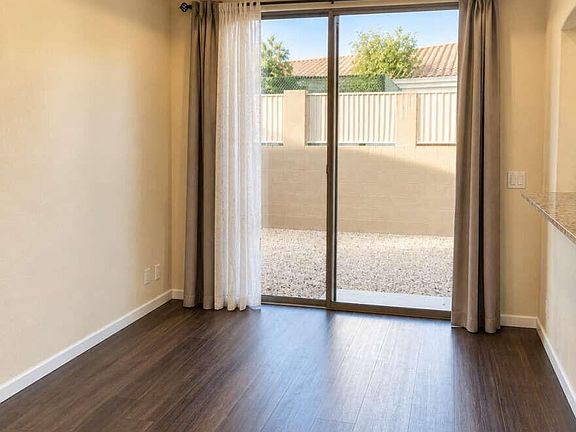 4th image of 1090 Richey Cir