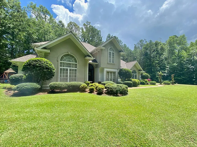 185 Megan Ln — Photo 1