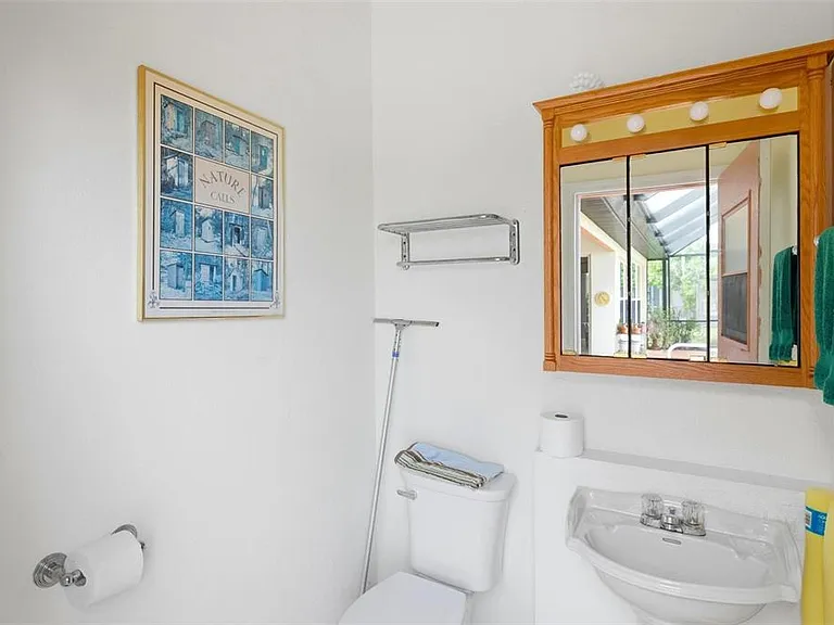2499 Silver Palm Rd — Photo 32