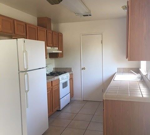 3rd image of 72407 Sunnyslope Ave