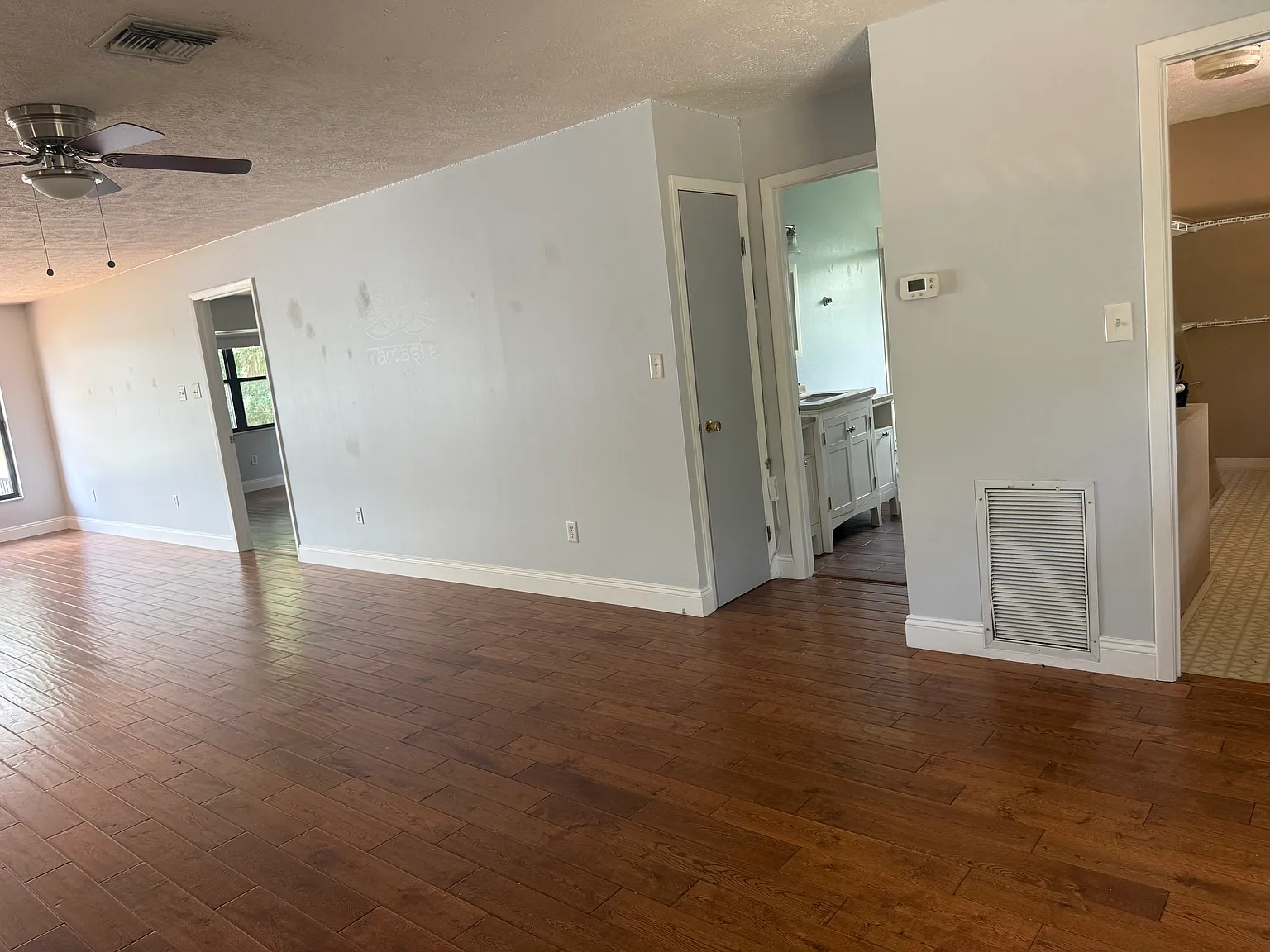 2 bed, 1100 sqft, $1,450 — Photo 4