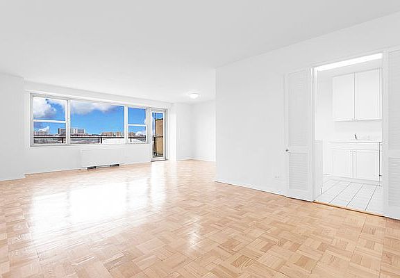 3rd image of 2500 Johnson Ave APT 3R
