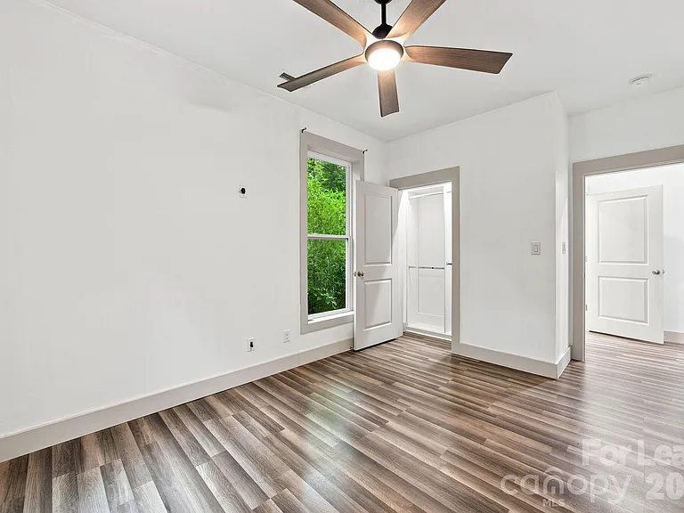 1198 Chronicle Ave — Photo 15