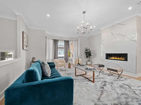 102 Brandon Ct, Montvale, NJ 07645