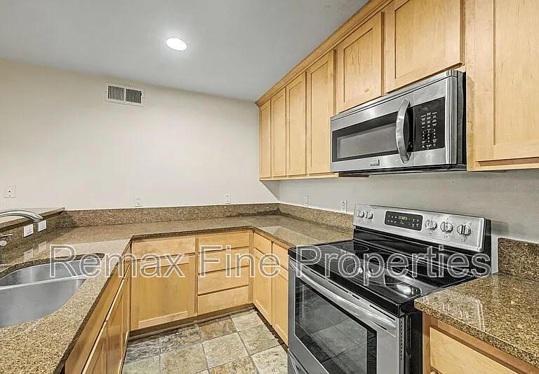 4704 E Paradise Village Pkwy N #111 — Photo 5