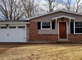 1420 Ramona Ln, Saint Charles, MO