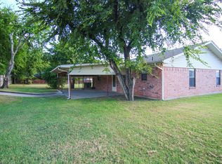1308 N Trinity St, Decatur, TX 76234