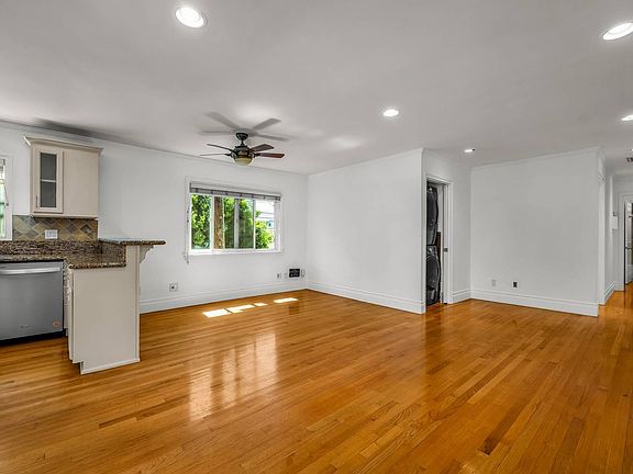 4th image of 815 Broadway St #1