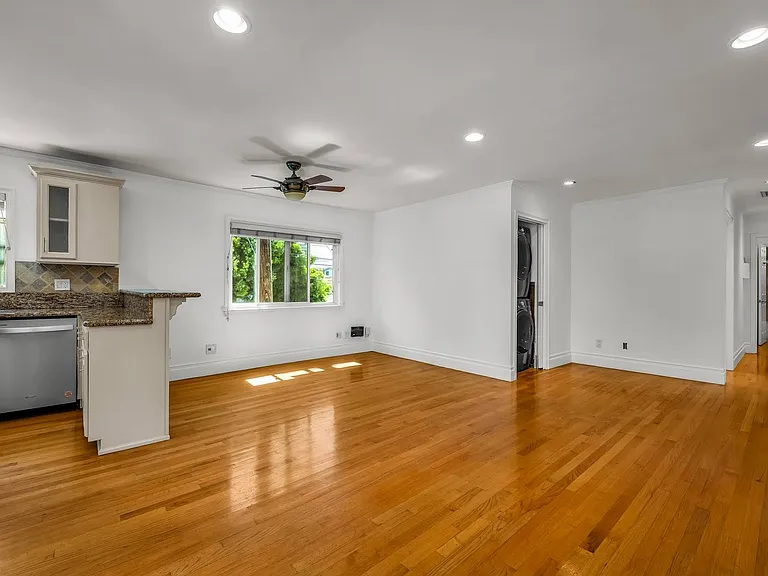 815 Broadway St #1 — Photo 4